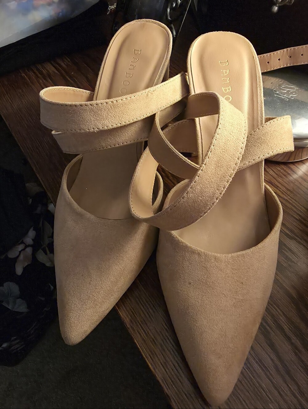 BAMBOO Tan Suede Pointed-Toe Crossover Strap Mules Size 7.5 M